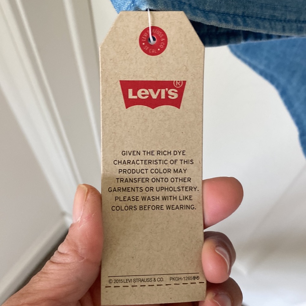 Levi’s denim shirt; size large;NWT - Picture 7 of 9